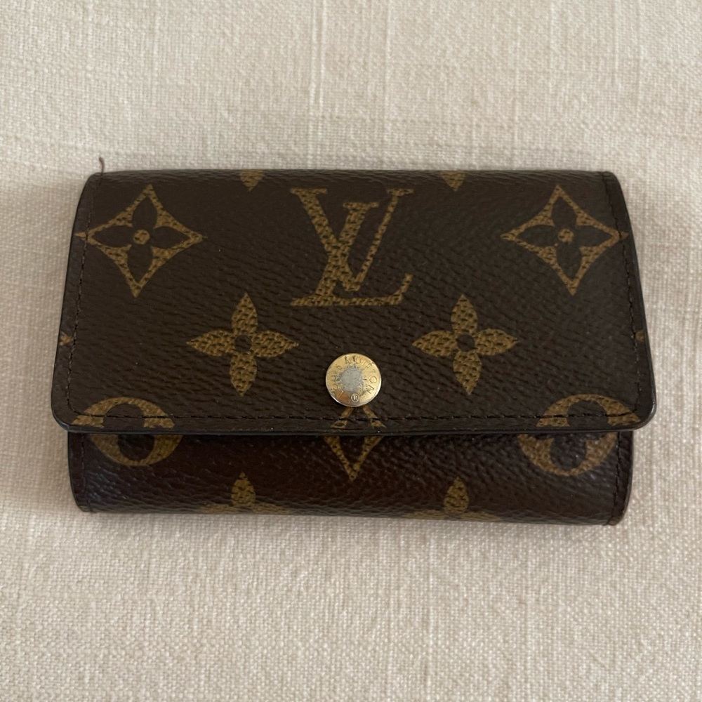 AUTHENTIC LOUIS VUITTON MONOGRAM 6 KEY HOLDER